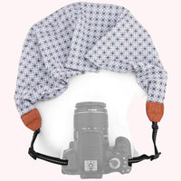 Sangle appareil photo foulard | Motif géométrique gris